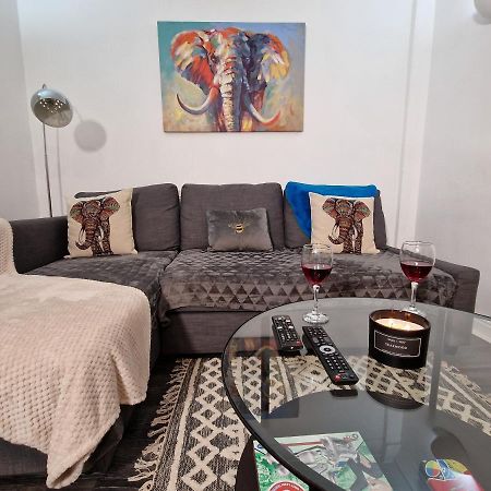Spacious & Comfy Home- Very Close To Nec Birmingham ,Hs2 & Airport- Perfect For Contractors & Groups- Free Parking & Fast Wifi Marston Green Extérieur photo