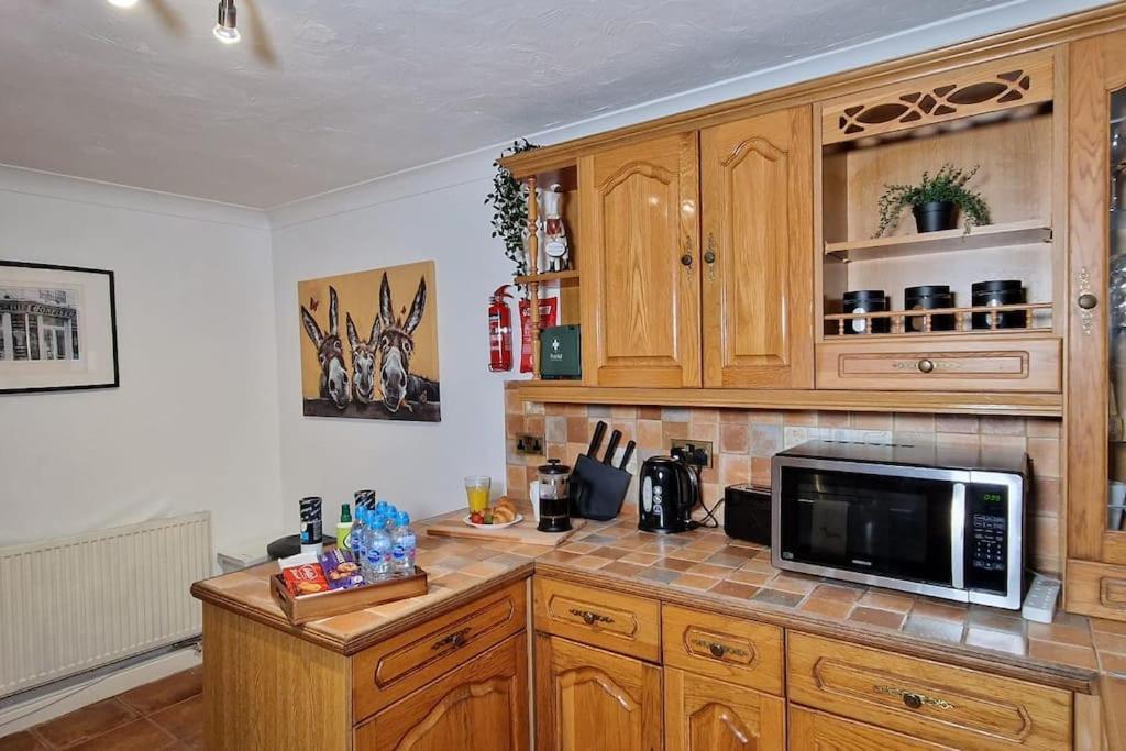 Spacious & Comfy Home- Very Close To Nec Birmingham ,Hs2 & Airport- Perfect For Contractors & Groups- Free Parking & Fast Wifi Marston Green Extérieur photo