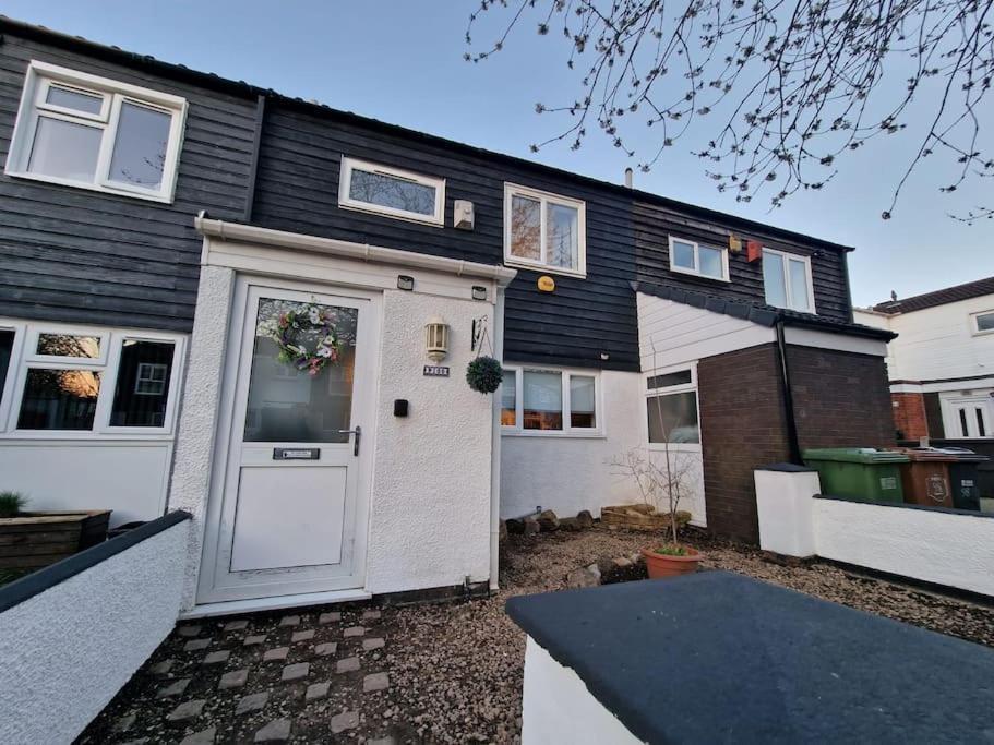 Spacious & Comfy Home- Very Close To Nec Birmingham ,Hs2 & Airport- Perfect For Contractors & Groups- Free Parking & Fast Wifi Marston Green Extérieur photo