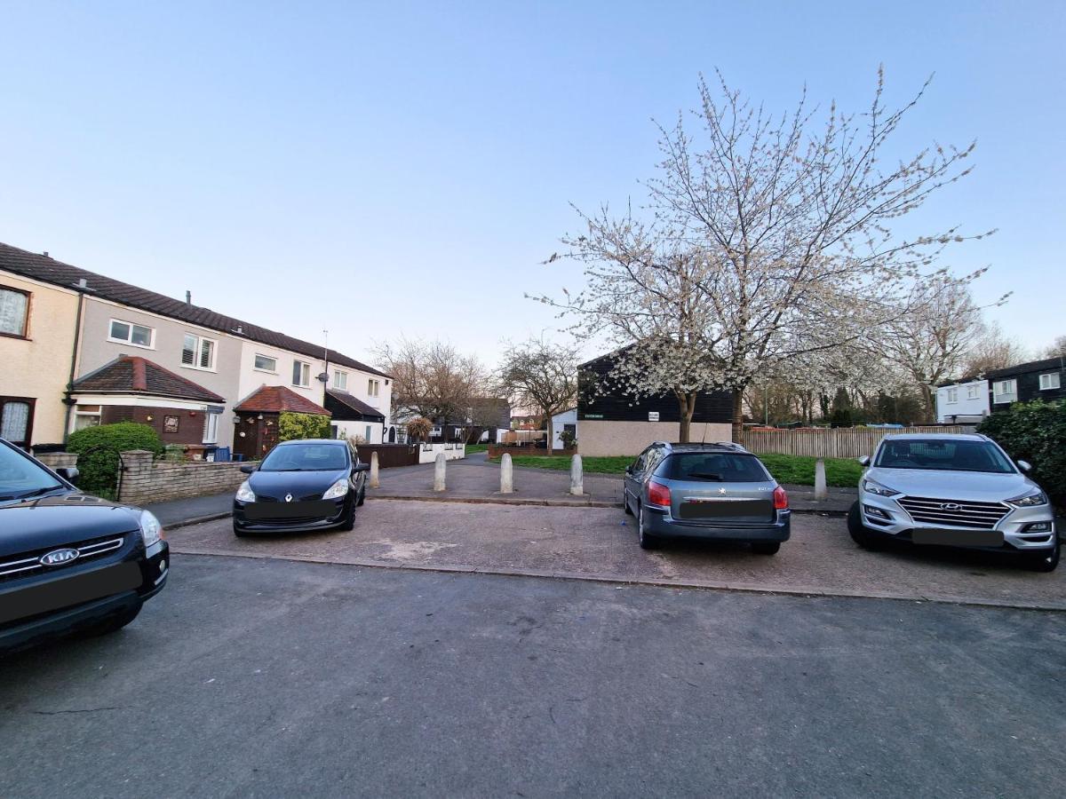 Spacious & Comfy Home- Very Close To Nec Birmingham ,Hs2 & Airport- Perfect For Contractors & Groups- Free Parking & Fast Wifi Marston Green Extérieur photo