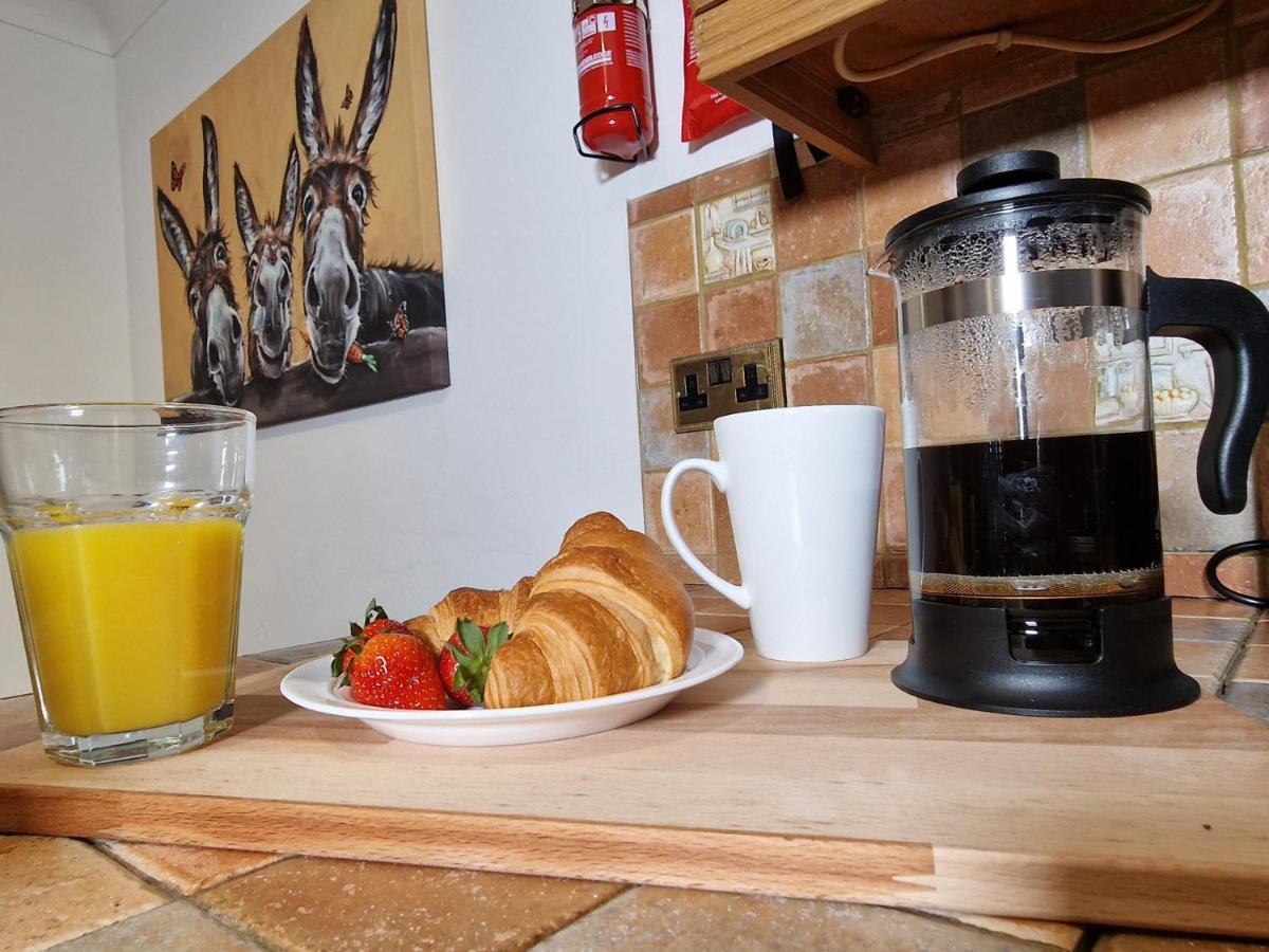 Spacious & Comfy Home- Very Close To Nec Birmingham ,Hs2 & Airport- Perfect For Contractors & Groups- Free Parking & Fast Wifi Marston Green Extérieur photo